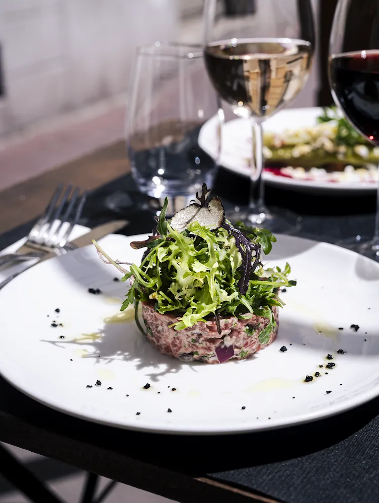 Tartare de Boeuf Charolais À L Huile de Truffe